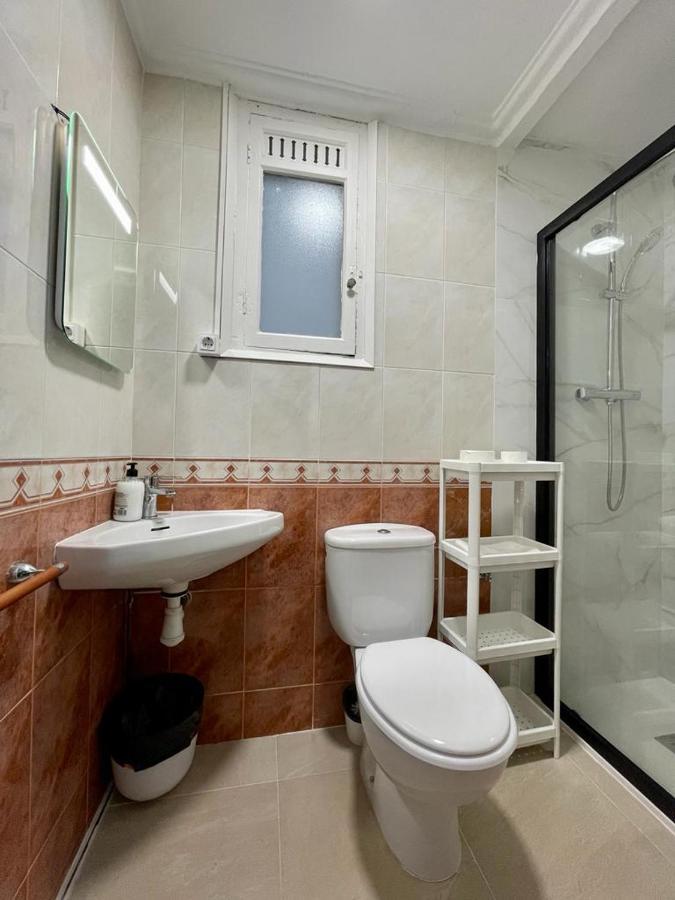 A & M Barcelona Hostal Exterior photo